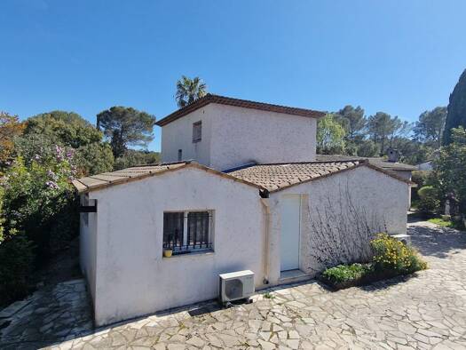 Maison à vendre 849 000 € 10 pièces 5 chambres 281 m² 1 628 m² de terrain Peymeinade 06530