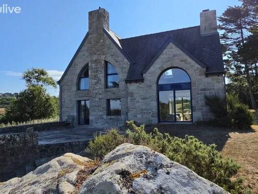 Maison à vendre 1 155 000 € 8 pièces 173 m² 5 600 m² de terrain Plougrescant 22820