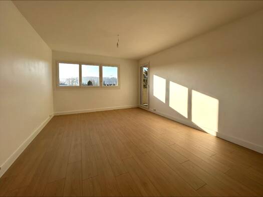 Appartement à louer 1 110 € 3 pièces 2 chambres 58 m² 4ème étage L'Isle-Adam 95290