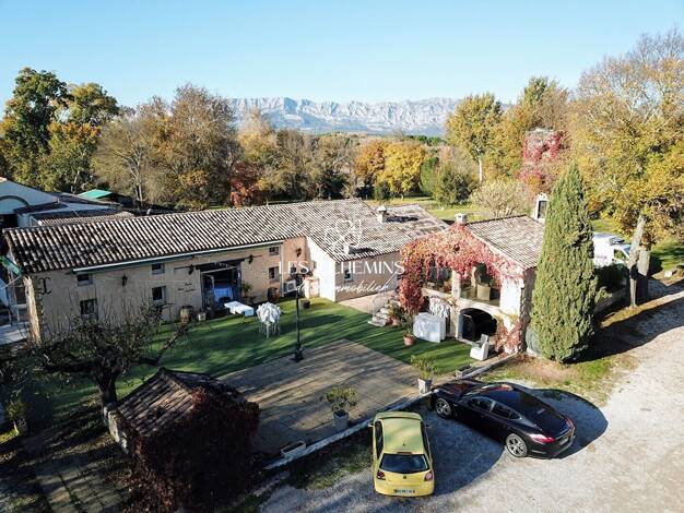 Appartement à vendre 2 950 000 € 20 pièces 14 chambres 800 m² RDC Exterieur Trets 13530