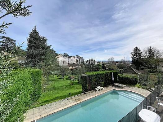 Maison de plain-pied à vendre 749 000 € 10 pièces 7 chambres 200 m² 1 827 m² de terrain Mercières – Bruyères Caluire-et-Cuire 69300