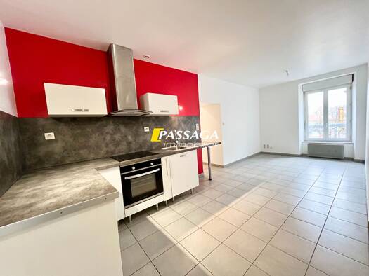 Appartement à louer 495 € 3 pièces 2 chambres 54 m² Étage 1/3 Sévérac d'Aveyron 12150