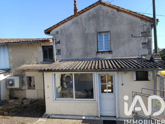 Maison à vendre 66 000 € 4 pièces 2 chambres 73 m² 395 m² de terrain Entre Rte de Thouars et Rte de Poitiers Loudun 86200