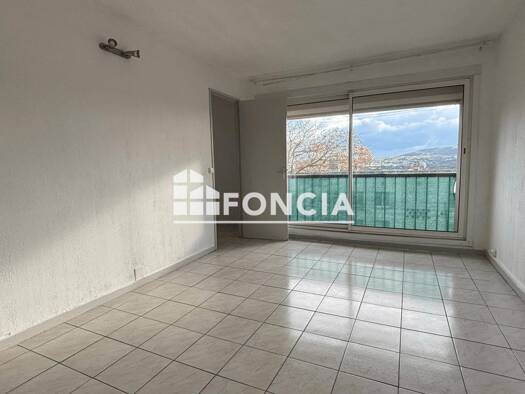 Appartement à vendre 39 000 € 3 pièces 2 chambres 47,75 m² Étage 3/4 Saint-Nazaire 30200