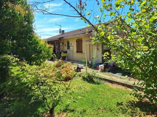 Maison de plain-pied à vendre 129 990 € 4 pièces 3 chambres 96 m² 1 015 m² de terrain Riscle 32400