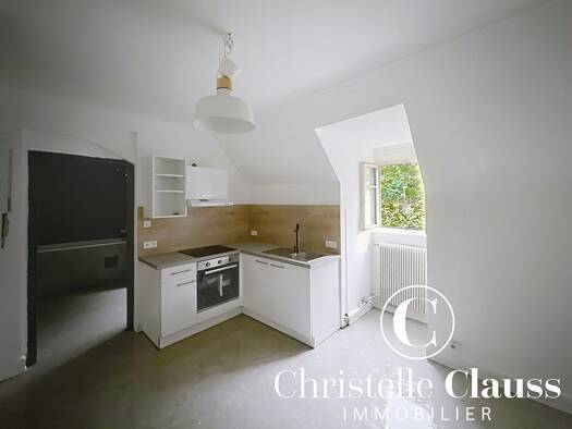 Appartement à louer 630 € 2 pièces 1 chambre 69 m² Étage 3/3 Nord Ouest Thann 68800