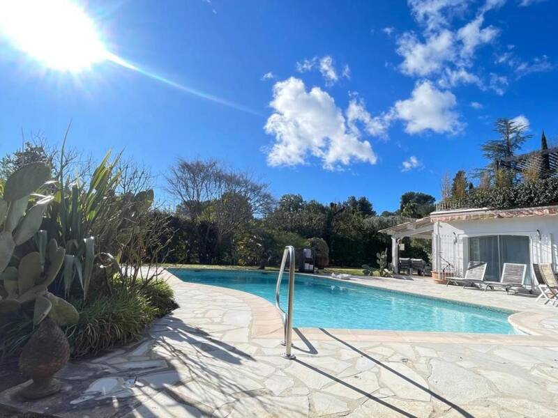 Maison à vendre, 250m², ROQUEFORT LES PINS