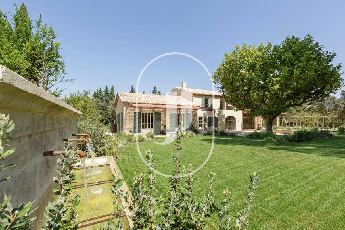 Maison à vendre, 300m², EYGALIERES