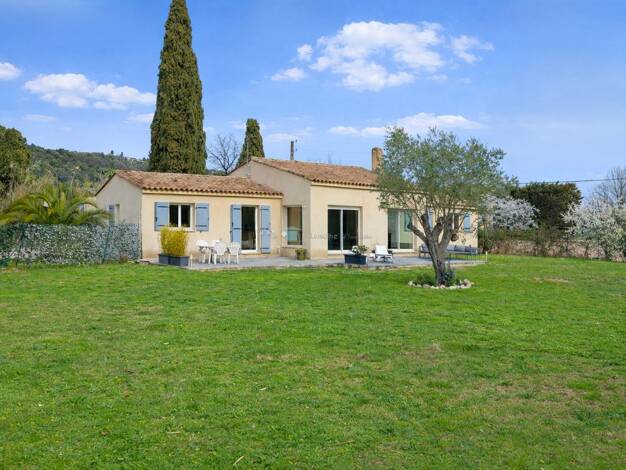 Maison de plain-pied à vendre 699 000 € 5 pièces 3 chambres 160 m² 2 565 m² de terrain Châteauneuf-Grasse 06740