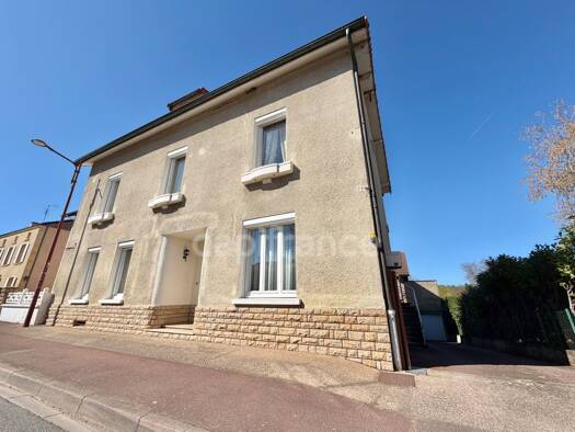 Maison à vendre 169 000 € 9 pièces 7 chambres 220 m² 909 m² de terrain Saint-Denis-de-Cabanne 42750