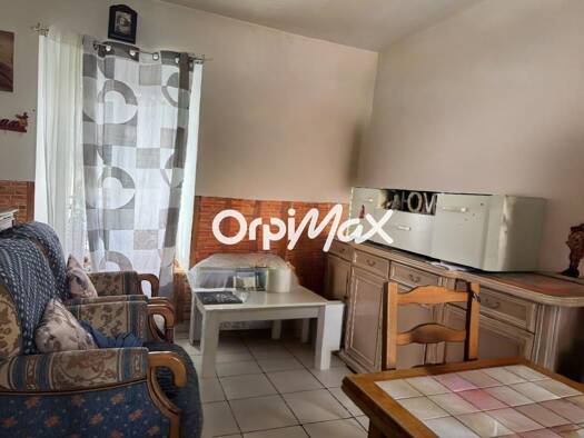 Immeuble à vendre 93 500 € 150 m² Centre Desvres 62240
