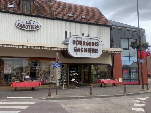 Local commercial à vendre 230 000 € 301 m² de surface de vente Romilly sur Seine-Nord Est Romilly-sur-Seine 10100