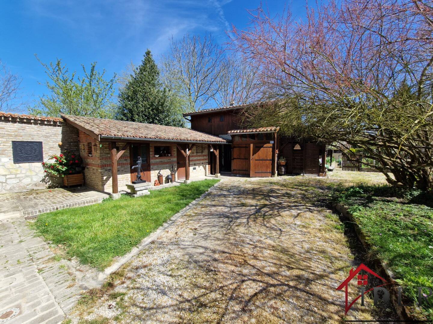 Maison à vendre, 107m², LA NEUVILLE AU PONT