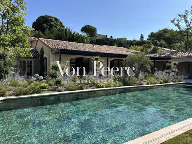 Maison de plain-pied à vendre 4 990 000 € 9 pièces 6 chambres 380 m² 2 400 m² de terrain Maussane-les-Alpilles 13520
