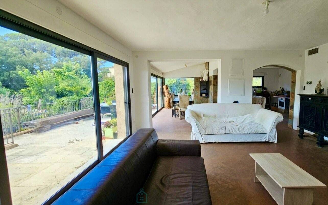 Maison à vendre, 270m², GRIMAUD