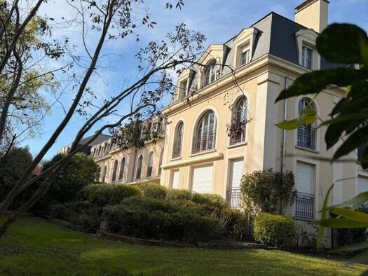 Appartement à vendre 246 950 € 2 pièces 1 chambre 52 m² Étage 2/2 Poissy 78300