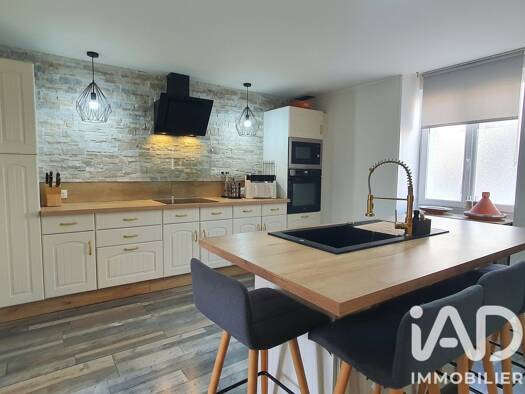 Maison de ville à vendre 199 000 € 8 pièces 5 chambres 165 m² 585 m² de terrain Chasseneuil-sur-Bonnieure 16260