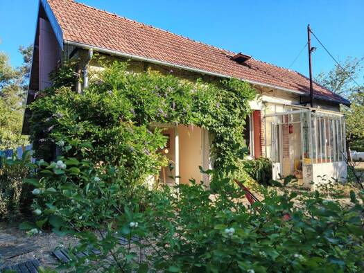 Maison à vendre 199 190 € 4 pièces 3 chambres 84 m² 5 004 m² de terrain Cour-Cheverny 41700
