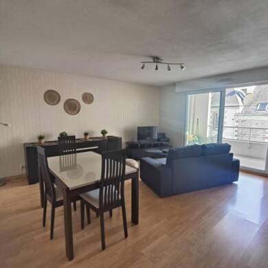 Appartement à louer 975 € 3 pièces 2 chambres 63 m² 2ème étage Ouest Péri-Centre Ville Vannes 56000