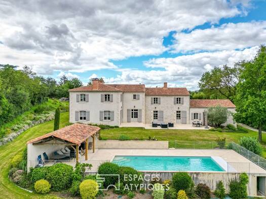 Maison à vendre 1 260 000 € 10 pièces 4 chambres 402 m² 19 050 m² de terrain Saint Vincent sur Graon 85540