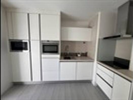 Appartement à louer 1 310 € 2 pièces 1 chambre 63,6 m² RDC Beulet-Ile de France Annemasse 74100