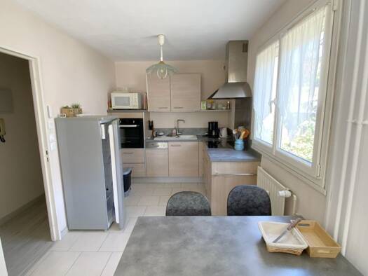 Appartement à louer 910 € 4 pièces 2 chambres 75,3 m² RDC/3 Angers 49000
