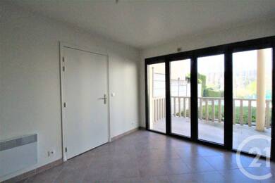 Appartement à louer 762 € 2 pièces 1 chambre 31,9 m² RDC Villebon sur Yvette 91140