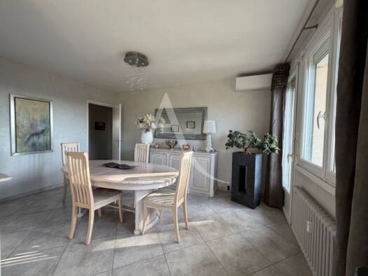 Appartement à vendre 210 000 € 3 pièces 2 chambres 103,9 m² Étage 4/5 Centre Ville Bourg-en-Bresse 01000