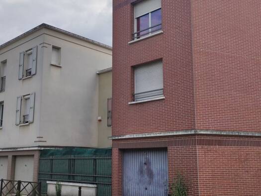 Parking à vendre 8 500 € 10 m² L'Avenir-La Cerisaie Stains 93240