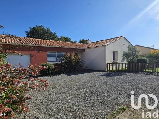 Maison de plain-pied à vendre 349 000 € 7 pièces 6 chambres 143 m² 1 127 m² de terrain Sud Boulogne Saint-Philbert-de-Grand-Lieu 44310