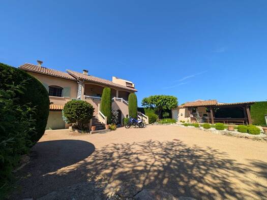 Maison à vendre 435 000 € 7 pièces 5 chambres 200 m² 2 500 m² de terrain Ville-sous-Anjou 38150