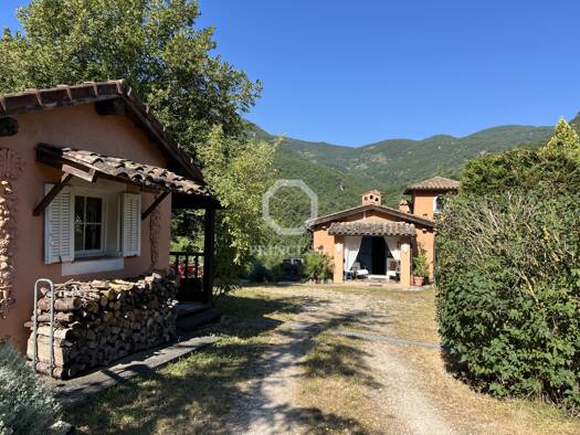 Villa à vendre 950 000 € 8 pièces 6 chambres 300 m² 18 500 m² de terrain Sospel 06380