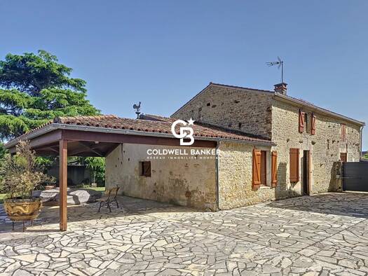 Maison à vendre 449 000 € 12 pièces 6 chambres 317 m² 2 246 m² de terrain Saint-Michel-en-l'Herm 85580