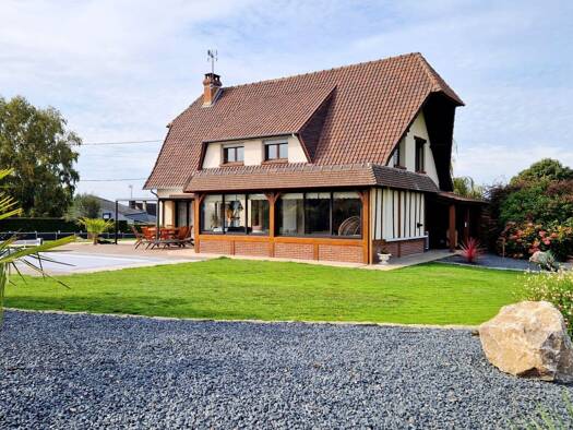 Maison à vendre 448 000 € 6 pièces 4 chambres 200 m² 2 970 m² de terrain Saint-Nicolas-d'Aliermont 76510