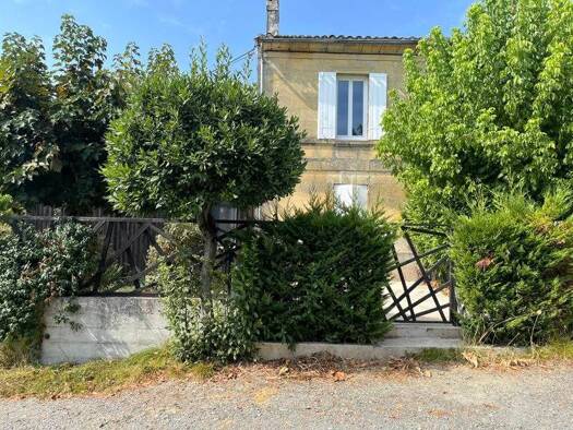 Maison à louer 1 230 € 6 pièces 4 chambres 179 m² Langoiran 33550