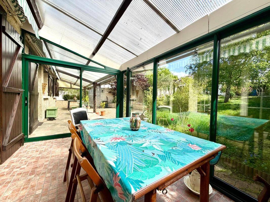 Maison à vendre, 137m², JUZIERS