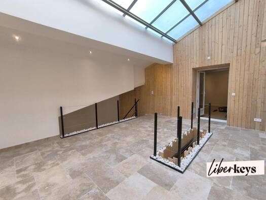 Triplex à vendre 235 000 € 4 pièces 2 chambres 104,9 m² 1er étage La Ville L'Isle-sur-la-Sorgue 84800