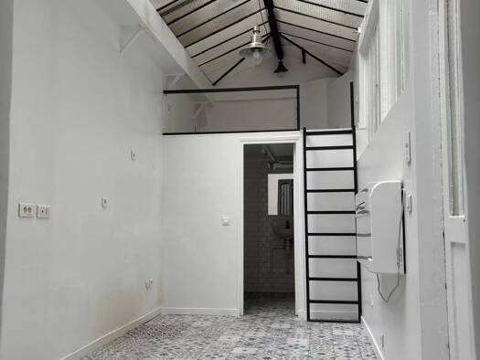 Local d'activités à vendre 214 000 € 23 m² d'espace de stockage Enfants Rouges Paris 3ème arrondissement 75003