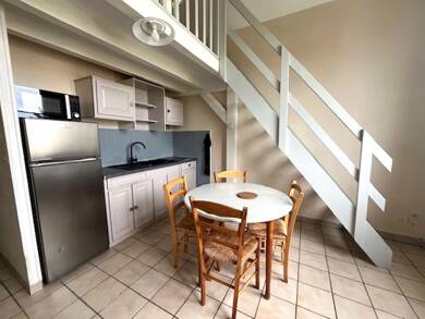 Appartement à louer 369 € 2 pièces 1 chambre 25 m² Étage 1/2 Saint Martin Troyes 10000