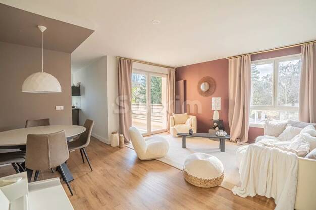 Appartement à vendre 695 000 € 4 pièces 3 chambres 84 m² Étage 1/2 Centre Divonne-les-Bains 01220