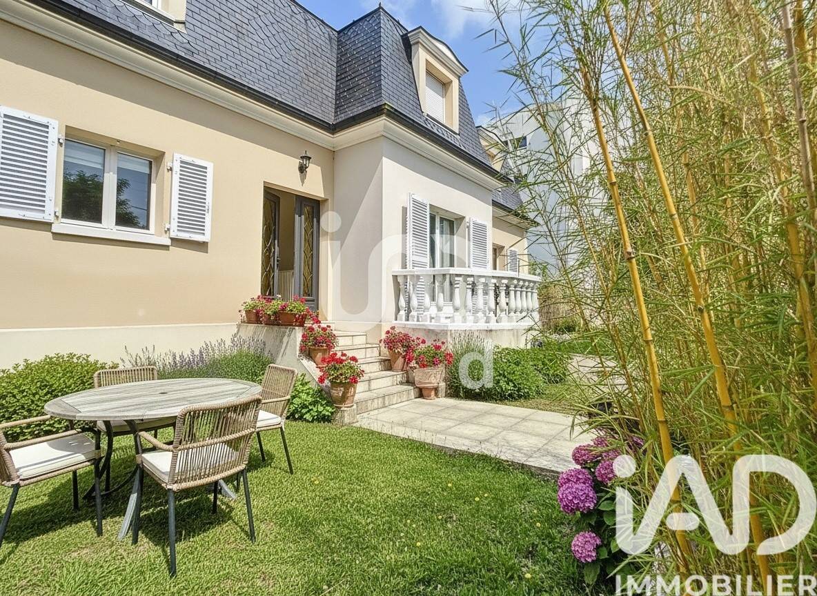 Maison à vendre, 143m², SAINT MAUR DES FOSSES