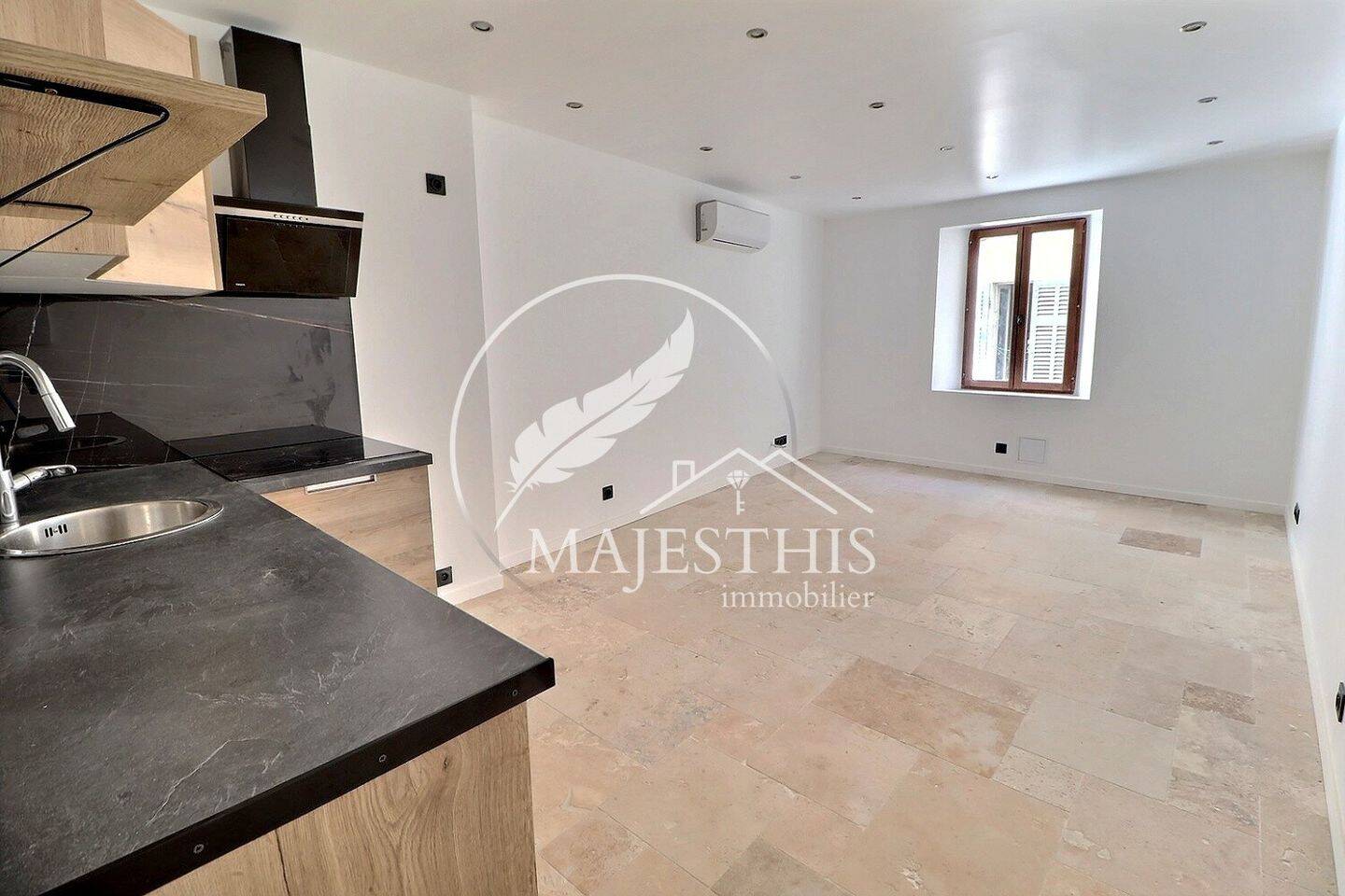 Maison à louer, 25m², HYERES