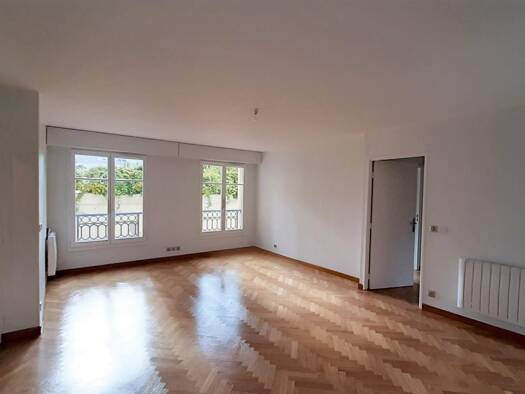 Appartement à louer 1 758 € 3 pièces 2 chambres 73 m² 1er étage Chantiers Versailles 78000