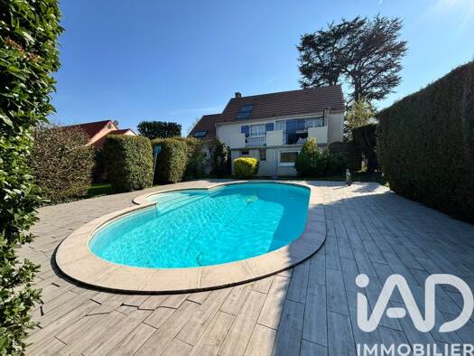 Maison à vendre 599 000 € 5 pièces 4 chambres 143 m² 722 m² de terrain Magny-le-Hongre 77700