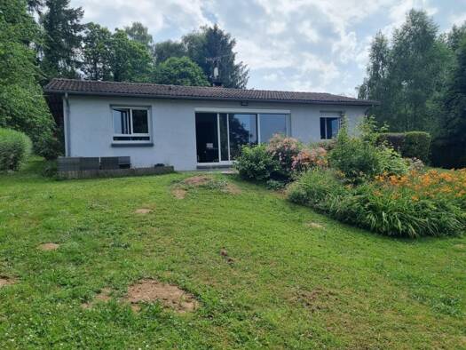 Maison à vendre 224 000 € 6 pièces 5 chambres 184 m² 2 365 m² de terrain Sud Saint-Yrieix-la-Perche 87500