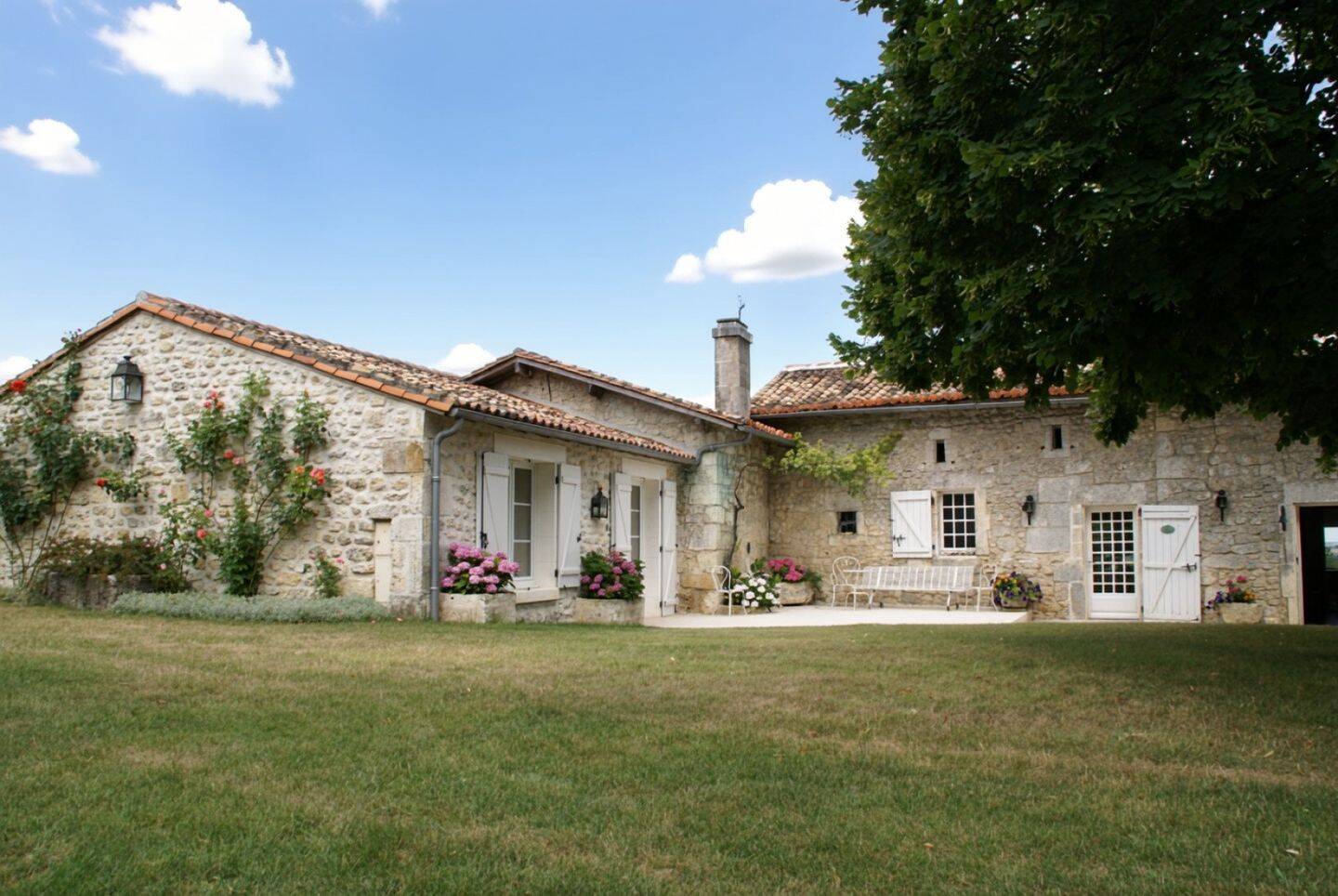 Maison à vendre, 334m², ROULLET SAINT ESTEPHE