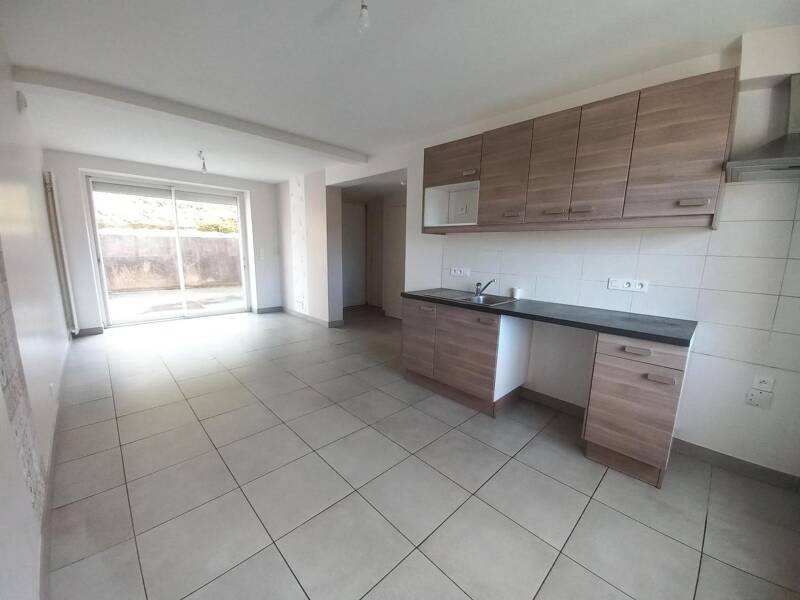 Maison à louer, 76m², CREISSELS