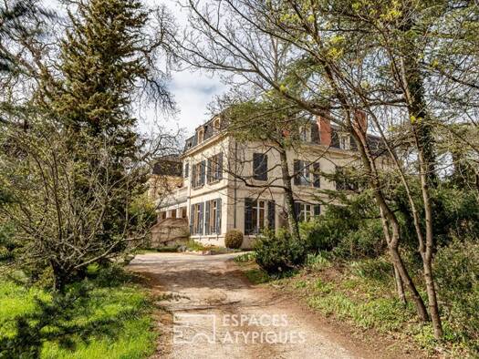 Château à vendre 395 000 € 8 pièces 6 chambres 300 m² 3 100 m² de terrain Centre Ville Annonay 07100