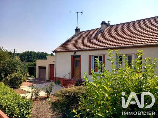 Maison de plain-pied à vendre 128 000 € 4 pièces 2 chambres 79 m² 598 m² de terrain Berd'huis 61340