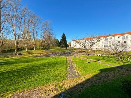 Appartement à vendre 95 480 € 3 pièces 2 chambres 73,45 m² Étage 1/3 Sud Saint-Astier 24110